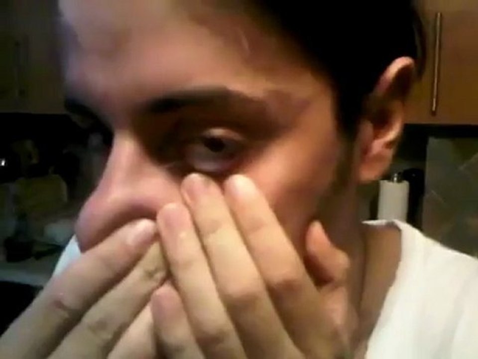 Ehm, Du hast da was im Auge!