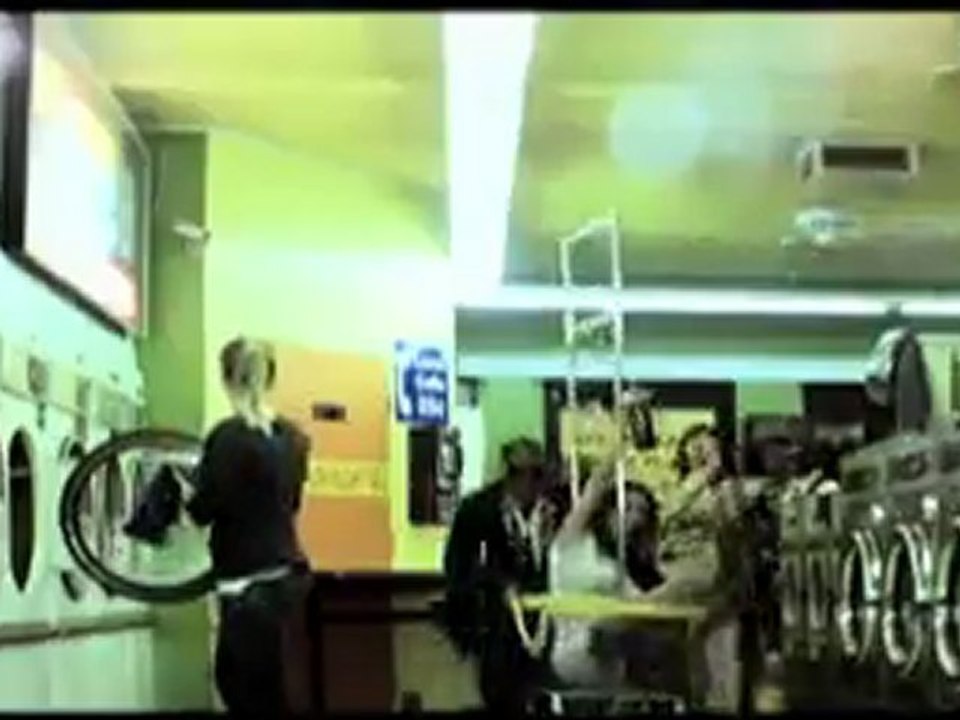 Flo Rida - Club Can't Handle Me ft. David Guetta [Official Music Video] - Step Up 3D