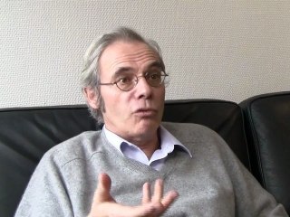 Jean-Michel Servet, monnaies sociales et micro-crédit