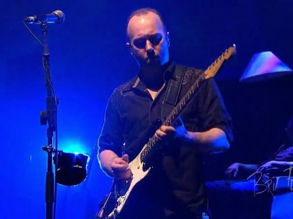 "Comfortably Numb" performed by Brit Floyd - the Pink Floyd tribute show