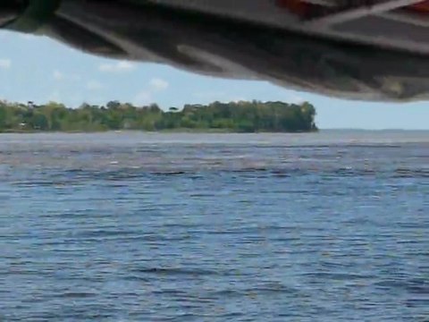 1_ Rio Negro et Rio Solimoes, rencontre des eaux avant le fleuve Amazone