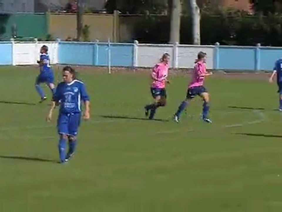 Ouverture du score sur coup franc  des fémines contre LEERS OS