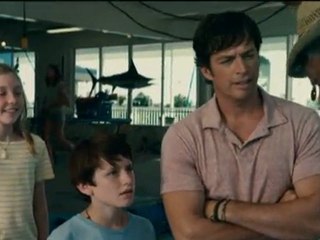 Dolphin Tale - Putting A Tail On A Fish