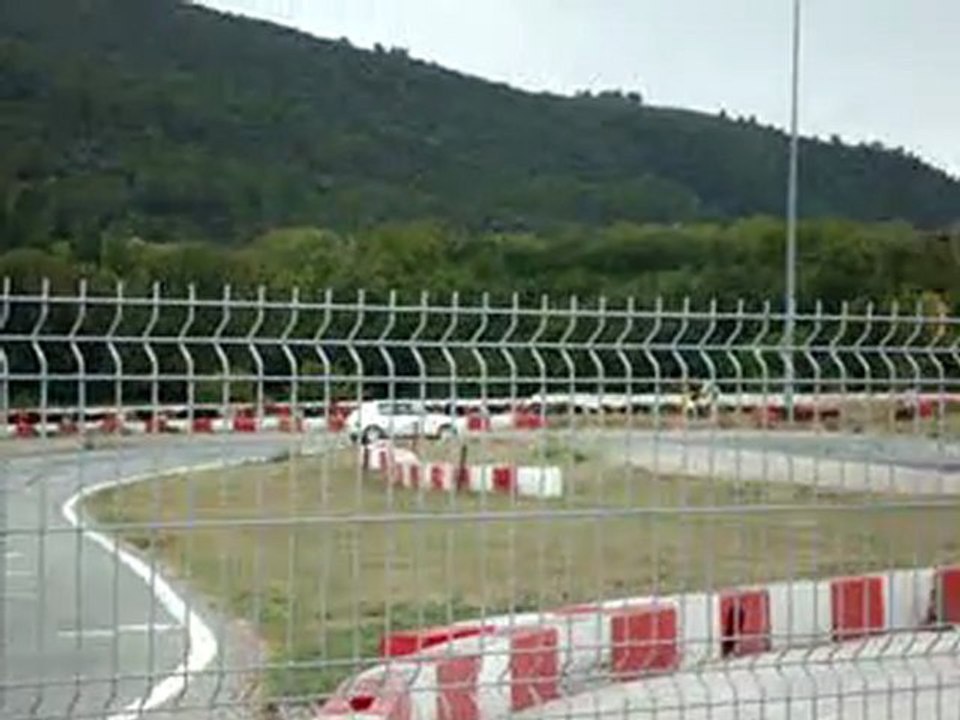 Passage jean luc slalom brignoles 205 rallye grA