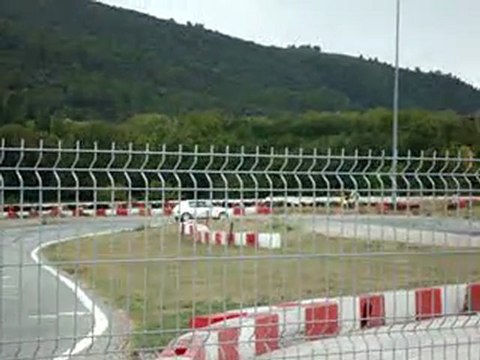 Passage jean luc slalom brignoles 205 rallye grA