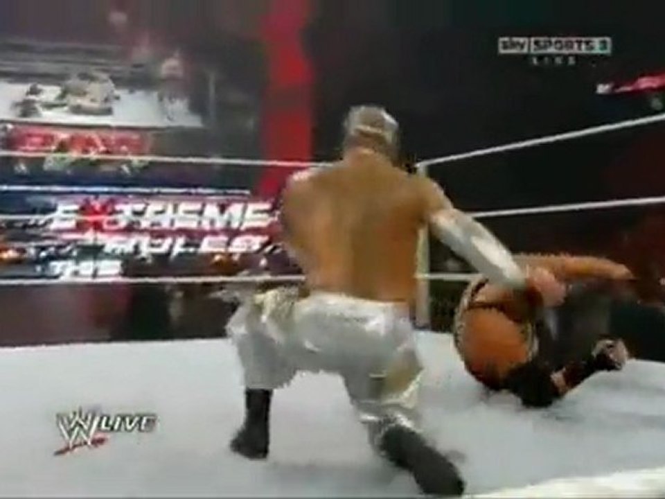 Edge, Rey Mysterio,Triple H vsChris Jericho,CM Punk,Luke Gallows 2 2