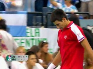 Djokovic jette l'éponge, l'Argentine en finale