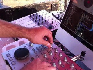 Une Bonne teuf sur la plage de Beauduc