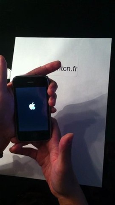 Probleme ecran blanc lcd iphone 3g 3gs WWW.HTCN.FR