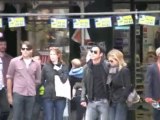 Jennifer Aniston and Justin Theroux Smooch and Stroll Through NYC