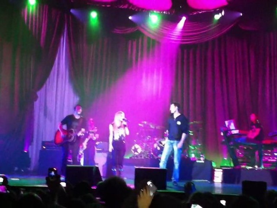 Avril Lavigne (17.09.11 / Zénith de Paris) - Wish You Were Here