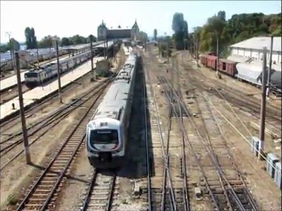 16.09.2011 tarihinde E23000 tipi banliyönün haydarpaşa çıkışı