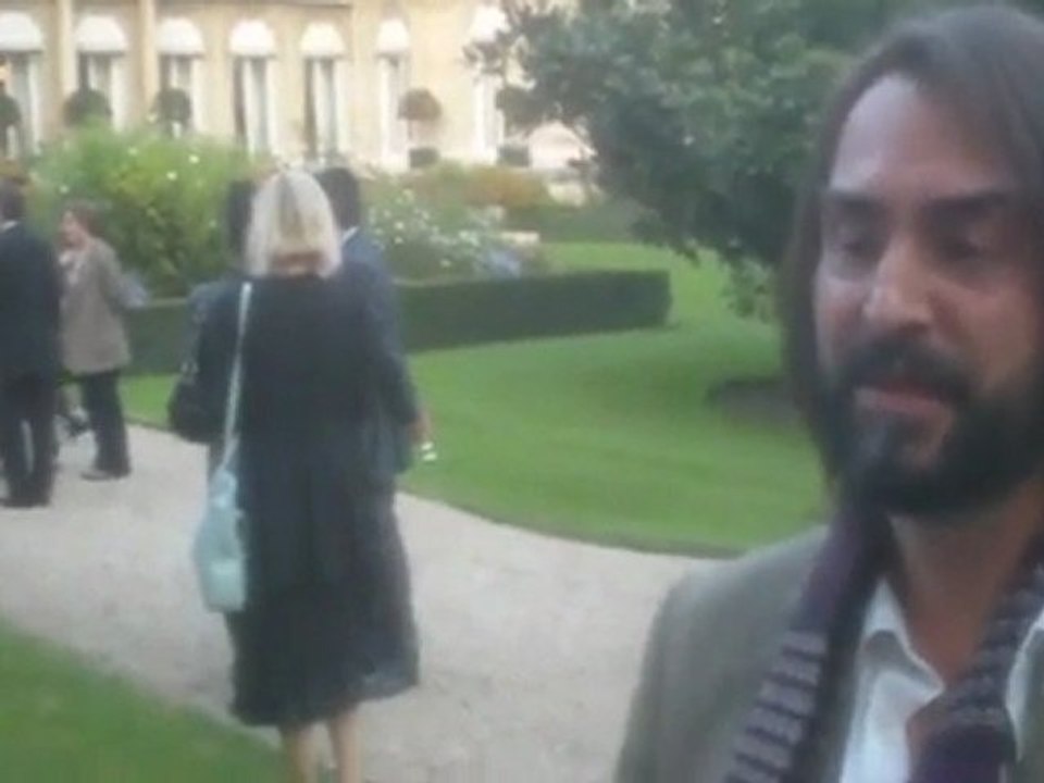 S.E. Charles H.Rivkin Ambassadeurdes USA et Madame Susan M.Folson nous invitent au cour du potager de leur Résidence à Paris. Interview exclusive.
