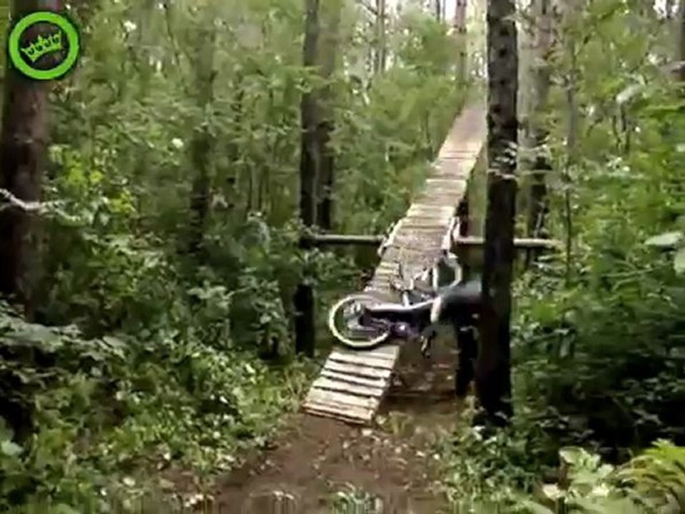 Hey, eine Wippe in den Wald Fail