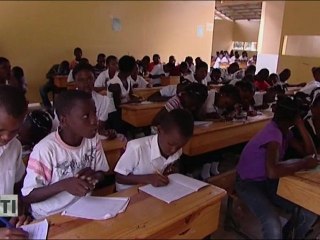 Haïti: l'école sort des décombres