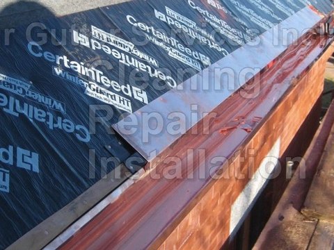 Cleaning Gutters in Berkeley