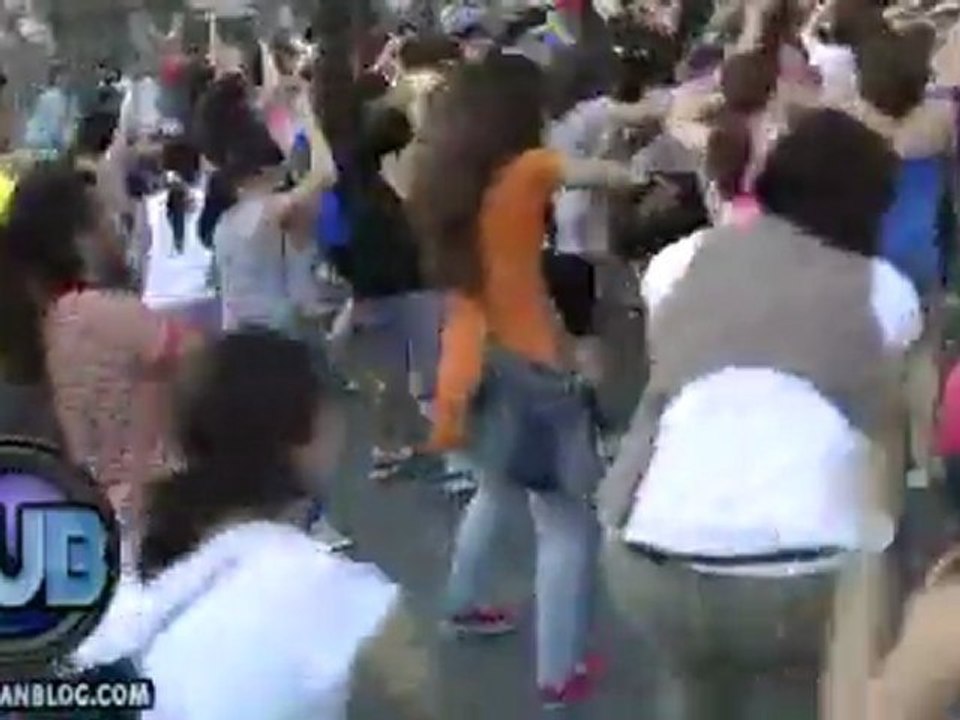 Flash mob "Il ballo del PorPonPof" - Piazza Dante