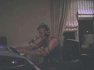 SÖZ YOK ANLATMAYA SENİ(ferdi özbeğen)