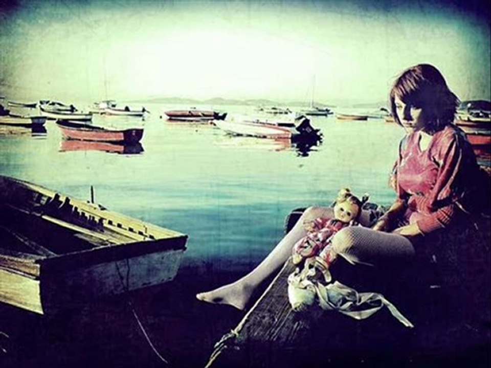 AYRILIK VURDU BİZİ (SÖZ-MÜZİK: UĞUR GÖKBULUT)