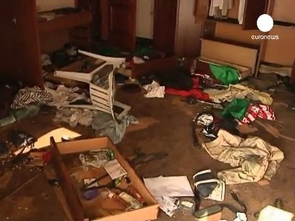 NATO agrees extension to Libya campaign, as Gaddafi's...