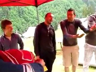 BEKAR KİZLAR NE YAPSUN