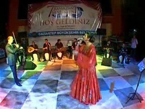 MELİHAT GÜLSES GRUP ŞAHANE Söyle naz mı bu kaş çatış Canımın ta içisin sen