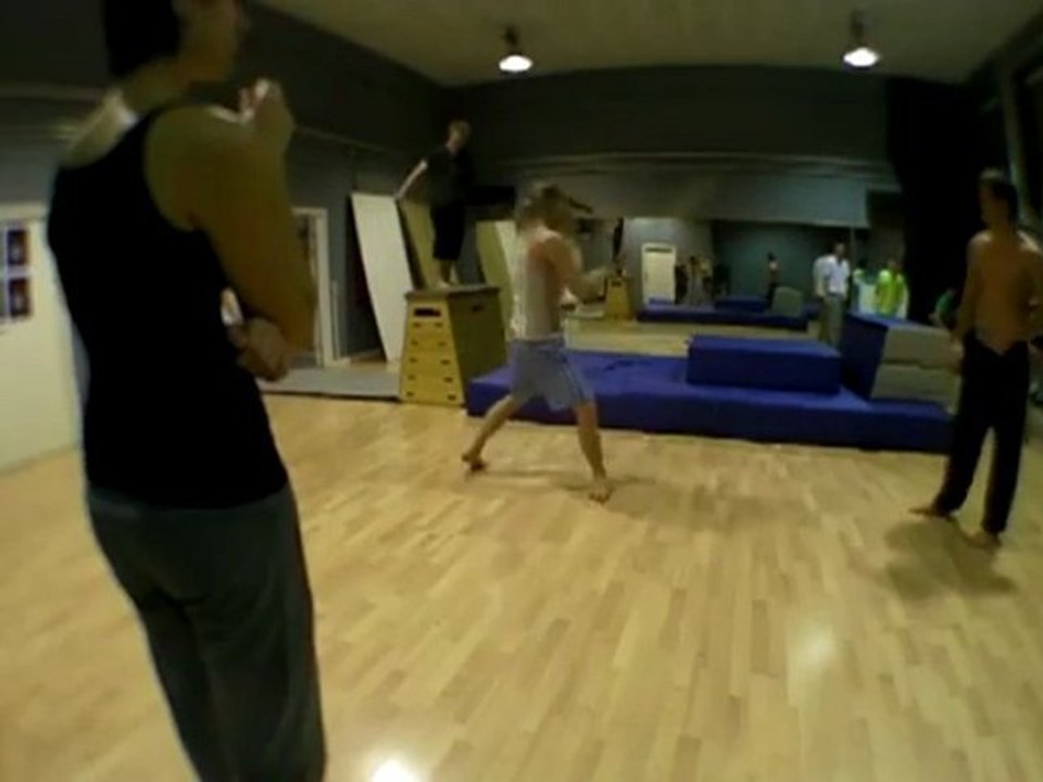 Der Freundin die Rippen brechen Fail