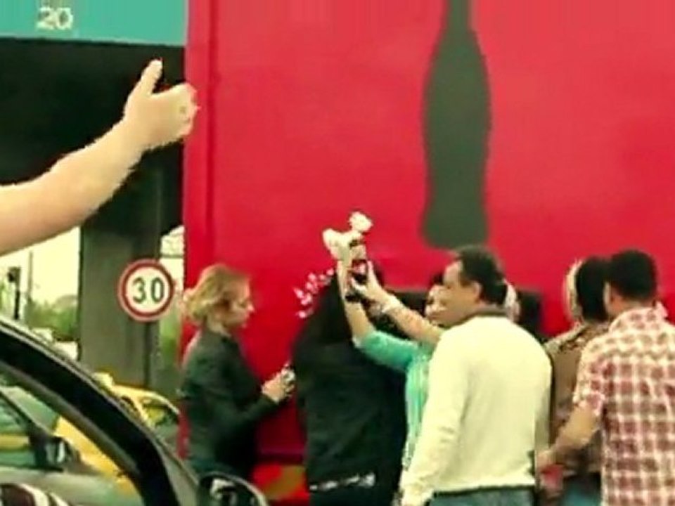 Mutluluk Kamyonu İstanbul Trafiğinde