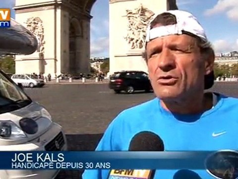 Paraplégique, il traverse la France en béquilles