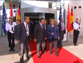 Gül, Almanya'da Başbakan Angela Merkel ile görüştü.