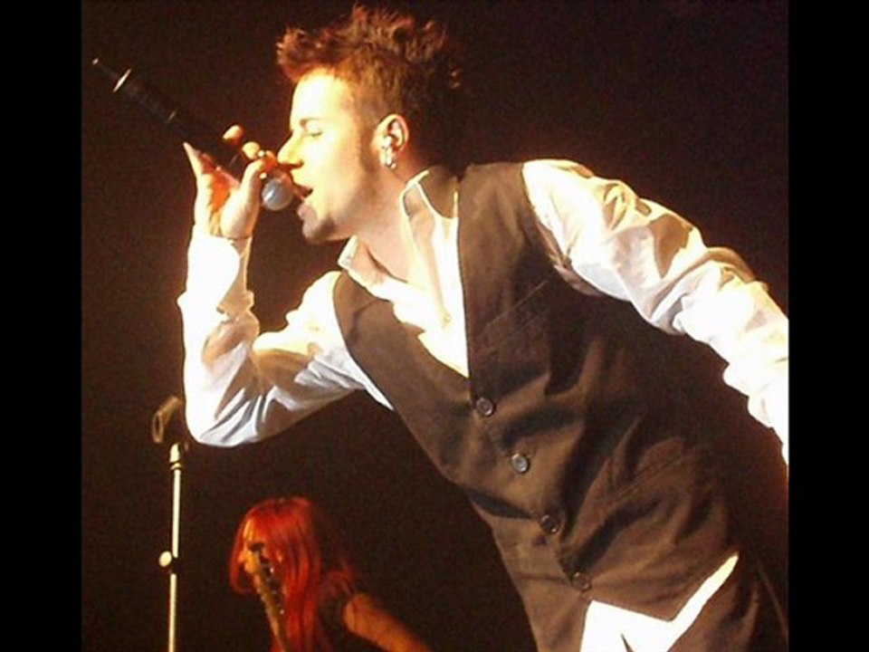 Emre Aydın-Yine De Sen En Önce Sen