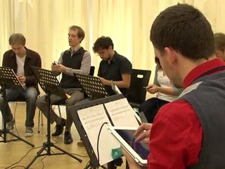 Ostinato for 8 iPods (iPhone/iPad) by DigiEnsemble Berlin