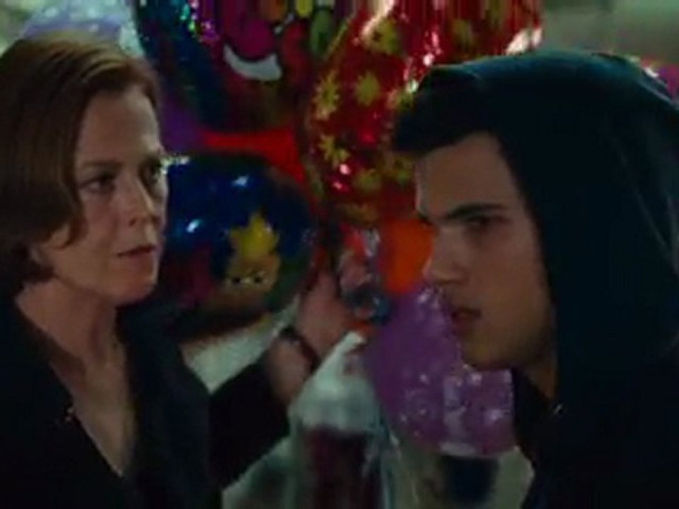 ABDUCTION - TV Spot "Secrets"