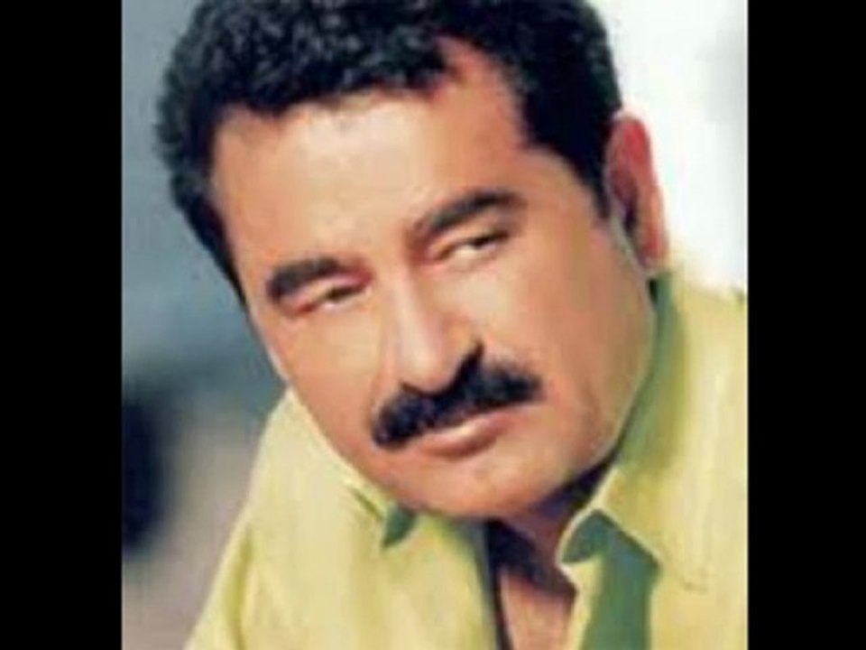 IBRAHIM TATLISES USTA Gel otur yanıma, derdimi dinle,  Canım dediklerim, yordular Ustam,  Göz yaşin kaldıysa, ağla benimle,  Dostum bildiklerim, vurdu be Ustam. Göz yaşin kaldıysa, ağla benimle,  Dostum bildiklerim, vurdu be Ustam. Kimseler hali