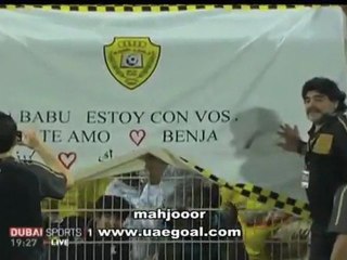 Maradona patea a fan