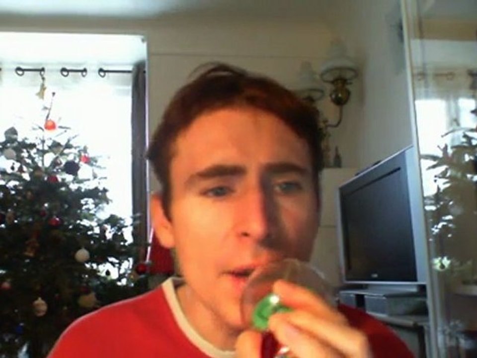 Wiwi égratigne "waiting outside the lines"