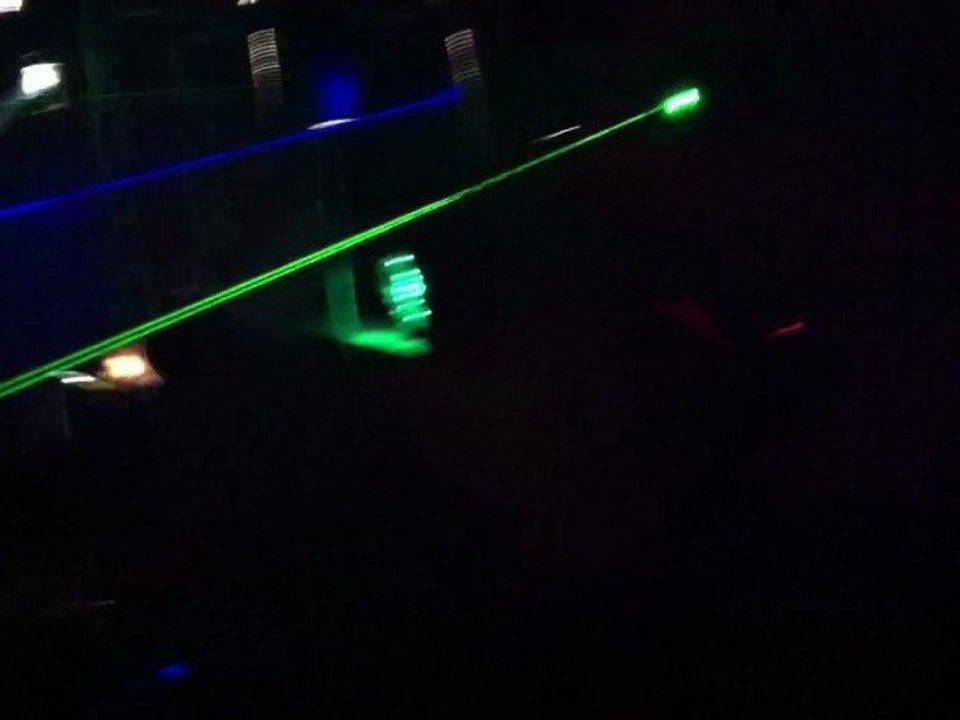 Izno vs Mc Youngsta (intro) KILLER KLOWN 4 15/09/2011 Nantes