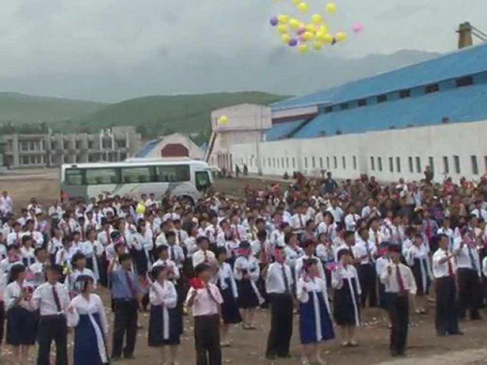 Schiffsreise durch den kommunismus: mini-kreuzfahrt in nordkorea