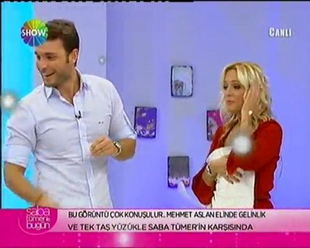 Mehmet Aslan'dan canlı yayında evlenme teklifi Saba Tümer OZGUNBAKİS.COM