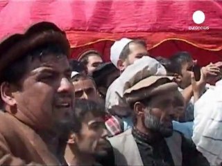 Afghanistan, folla e lacrime per i funerali di Rabbani
