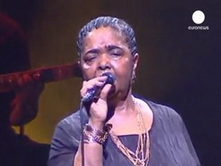 Barefoot diva Cesária retires