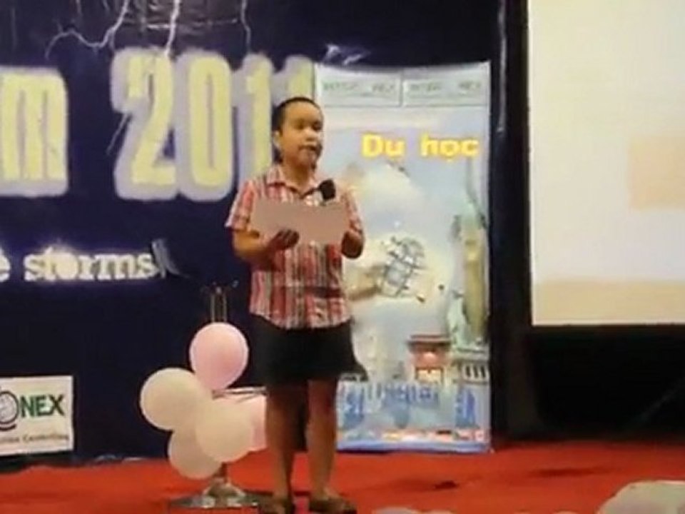 Nhật Nam "Chúc bé ngủ ngon" hùng biện tiếng Anh