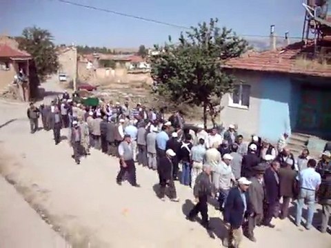 HACI HATİCE TEKEŞ ANNE CENAZE GÖRÜNTÜLERİ 2011/ 3