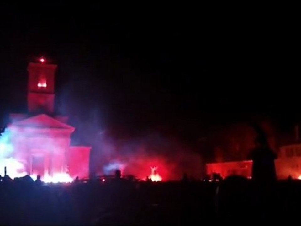 Sennecey Le Grand(71) Feu Artifice 2011 - 2 eme partie -