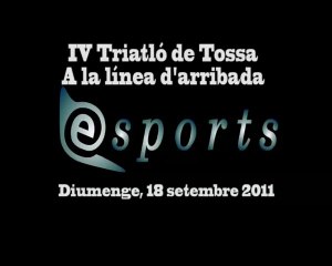 IV Triatló de Tossa. A la línea d'arribada.