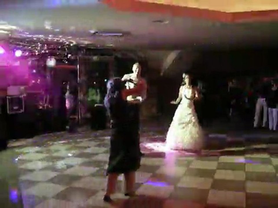 MAÏTE JONA LA DANSE DES MARIES !