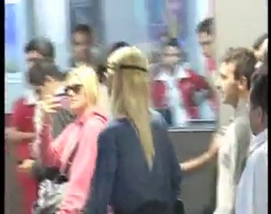 Paris Hilton arrives in India