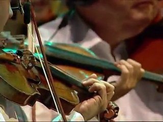 Janicsák V. & Balkán F. & Geszti P. & MR Szimfónikus zenekara - Repülj madár (SUB GB 2011-08-10)