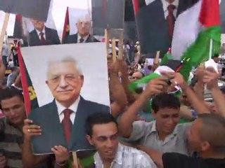 Cheering crowds welcome Abbas home from UN‎