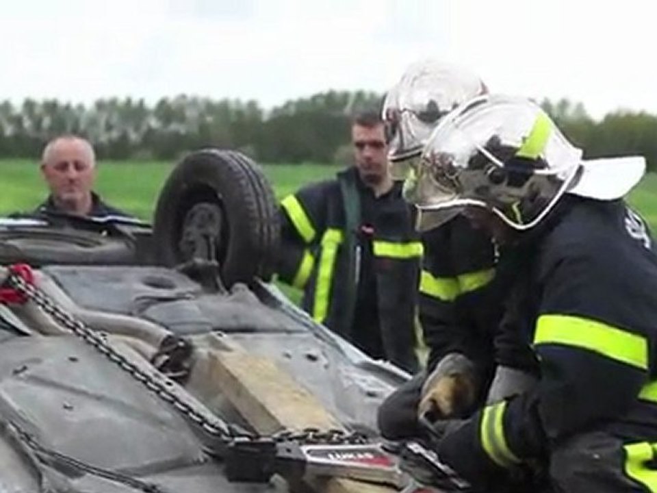 Ham : Simulation de désincarcération par les sapeurs-pompiers